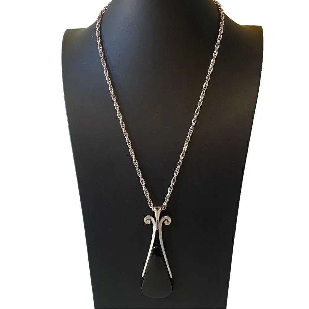 Vintage Avon Black Drop Pendant Statement Necklace on Silver Toned Rope Chain.